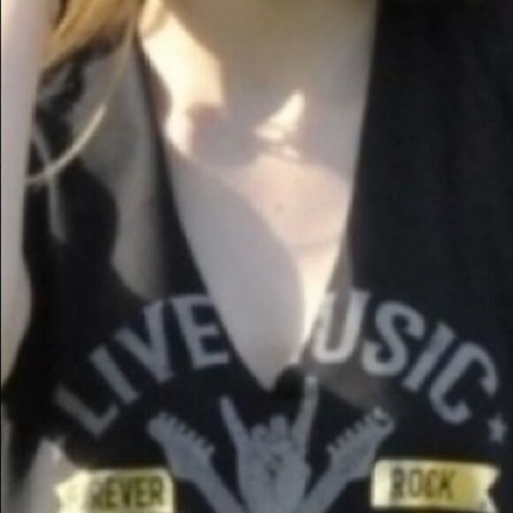 Retro Look Graphic Tee - Picture 10 of 15